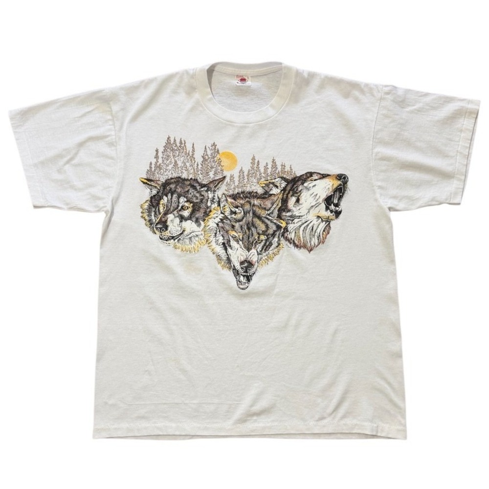 Vintage 90s Three Wolf Moon Nature Animal Howling Wolves Art Graphic T-shirt